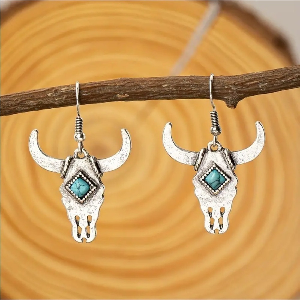 🐂 NEW- Western Boho Bull Head Design With Turquoise Earrings